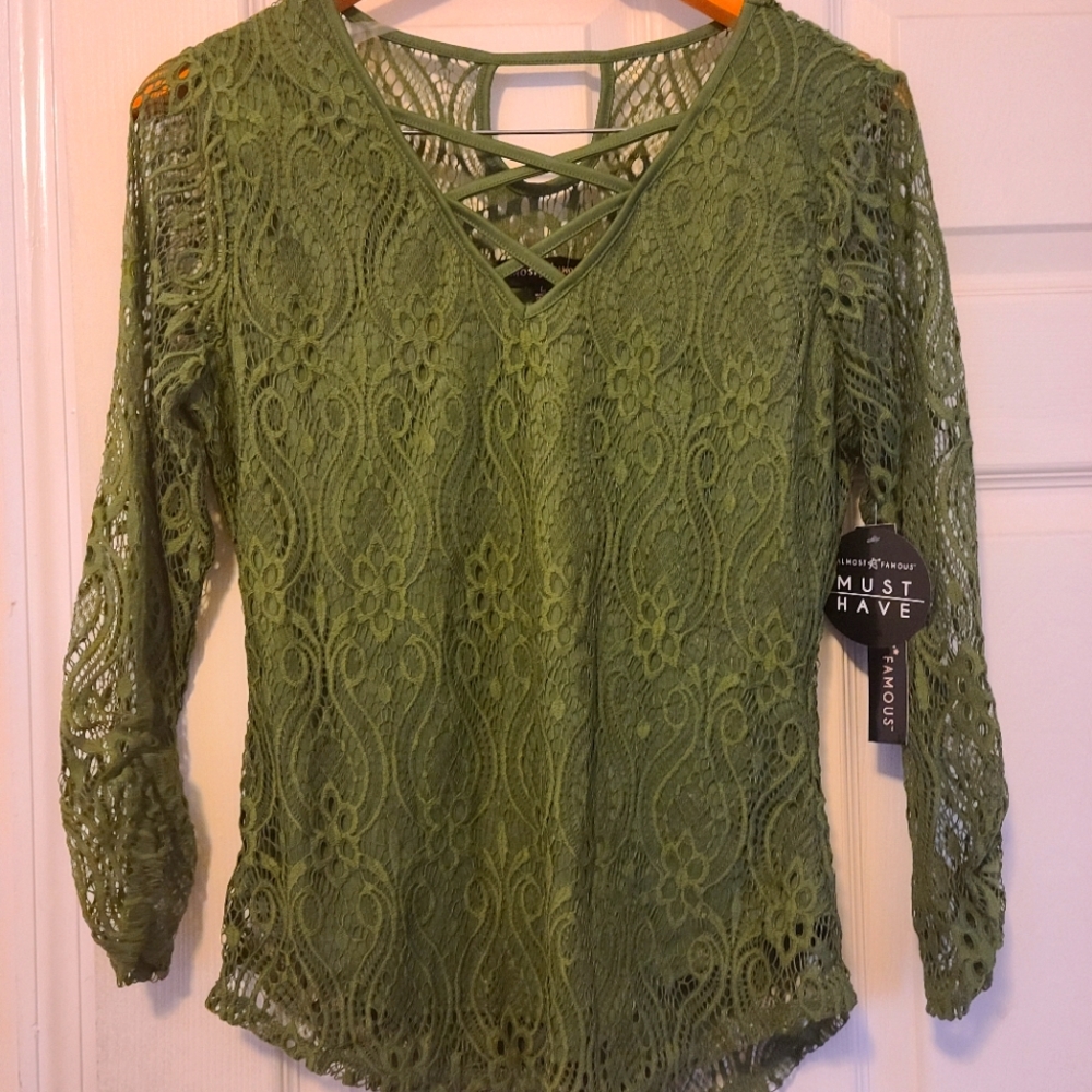 2//$10 NWT Green Lace Top